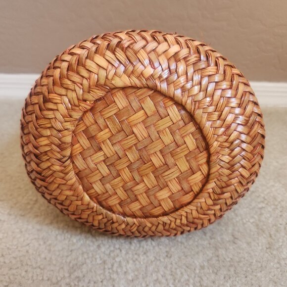 NEW Woven Straw Bag with Wood Handles - Picture 4 of 7